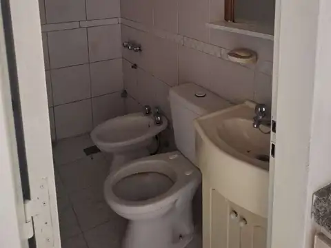 Av Brasil 1300, Piso 1