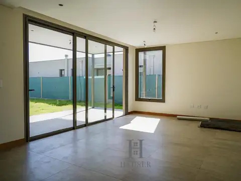 Casa 5 ambientes con 2 baños