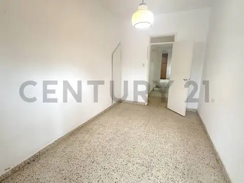 Saavedra 900, Piso 0