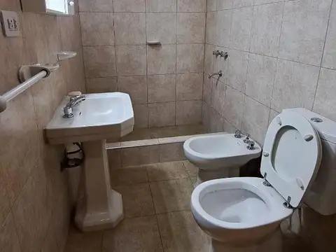 Departamento en Alquiler en Villa Sarmiento, $ 380.000