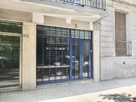 EXCELENTE LOCAL A LA CALLE- APTO CASI TODO RUBRO