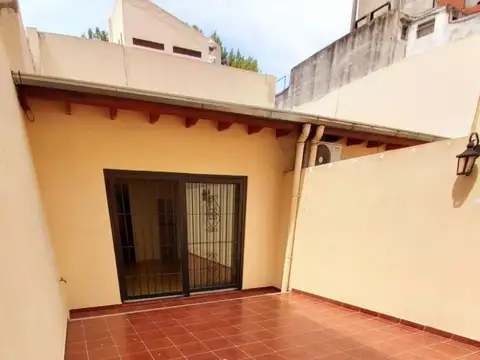 ALQUILER MONOAMBIENTE GRANDE CON PATIO