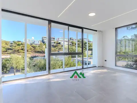Casa 8 ambientes con 5 baños