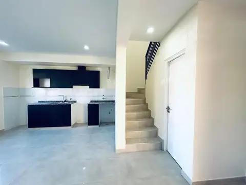 Departamento 6 ambientes con 2 baños