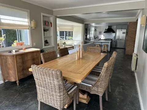 Casa más Departamento, ideal para vivienda o Hostel.