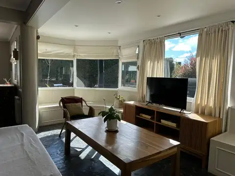 Casa 6 ambientes con 5 baños