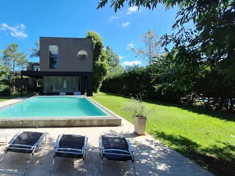 Casa de 5 amb en Barrio Cerrado La Montura