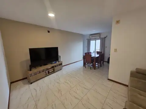 Departamento en alquiler de 2 dormitorios con cochera