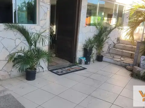 Casa 7 ambientes con 4 baños