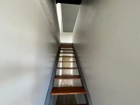 Venta de oficina en Nuñez en dúplex , con renta