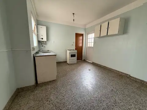 Coronel Ramón Lorenzo Falcón 6300, Piso 1