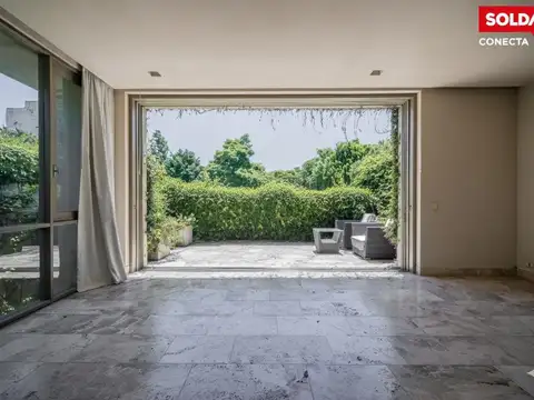 Casa 6 ambientes con 5 baños