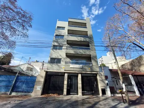 AMPLIO MONOAMBIENTE AL CONTRA FRENTE A ESTRENAR