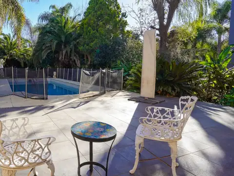 Casa en Venta con 4 cocheras