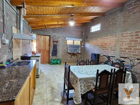 Casa 3 ambientes con 2 baños