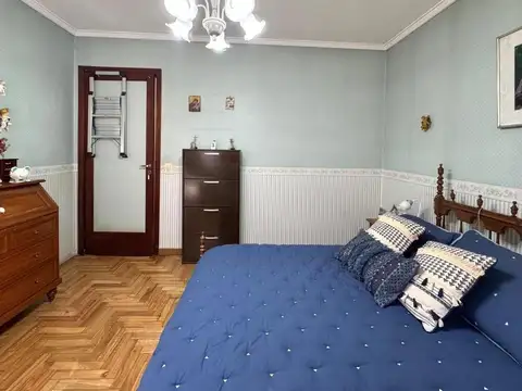 Casa en Venta con 5 cocheras