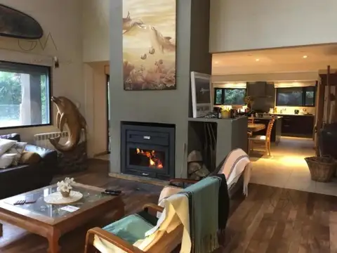 Casa de 6 ambientes en Bosque Peralta Ramos