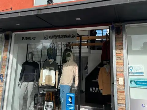 Local en Venta en Villa Luzuriaga, USD 130.000