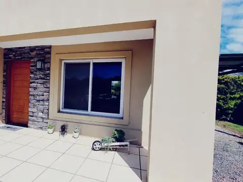 Casa con parque y pileta en a Cuesta