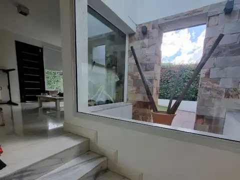 Casa en Venta en Juana Koslay, USD 360.000