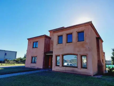 Venta casa a estrenar en Harás Santa María Escobar