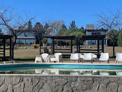 Casa en Venta con 7 cocheras