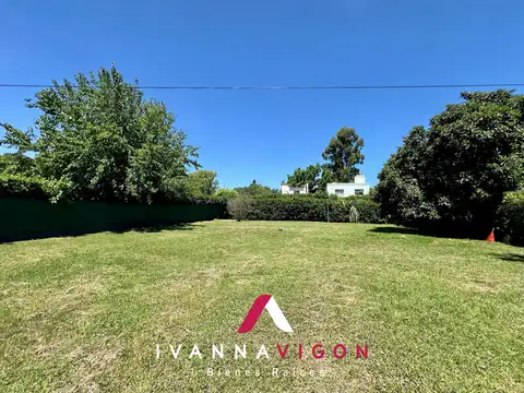 Terreno en Venta en La Lonja, USD 290.000