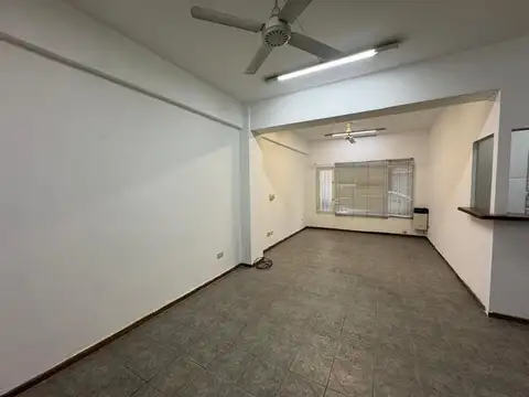 Oficina en Alquiler en Zona Centro, USD 1.200