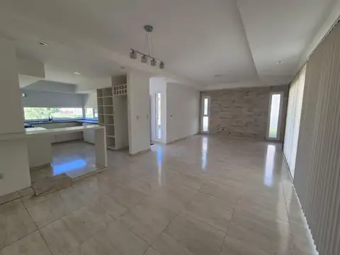 Casa en Alquiler al Sur