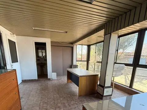 alquiler Oficinas deposito con sector carga y descarga cubierta