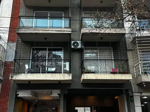 ALQUILER MONOAMBIENTE AL CONTRAFRENTE CON BALCON EN FLORES
