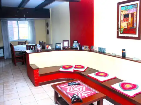 Venta triplex 4 amb. Cochera y balcón. Castelar