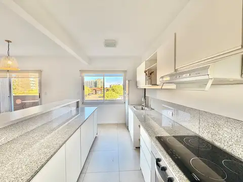 Departamento en Alquiler con 1 cocheras