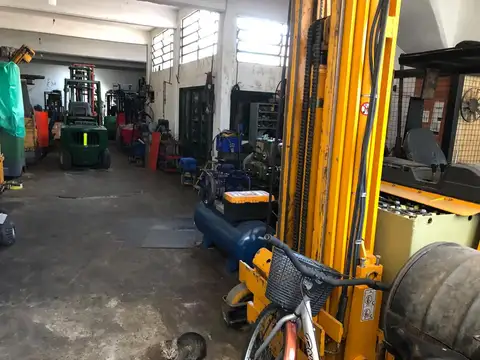 Galpon en Venta en Villa Lynch, USD 240.000