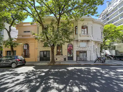 Casa 4 dormitorios con cochera, terraza y parrillero