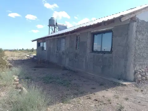 Casa 2 ambientes con 2 baños