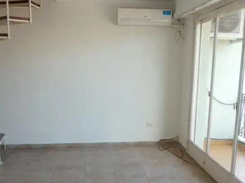 Depto Tipo Casa en Alquiler de 3 ambientes