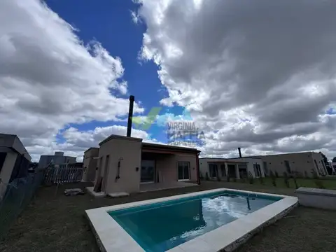 Casa con pileta - PILAR DEL ESTE