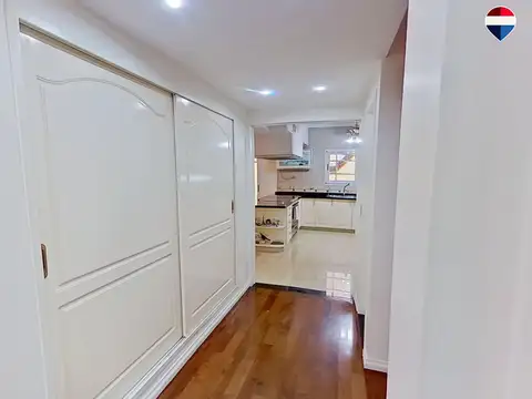 Casa 5 ambientes con 4 baños