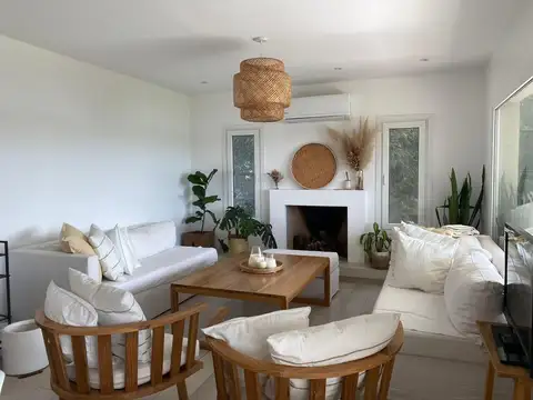 Casa en Alquiler en El Canton, USD 2.500