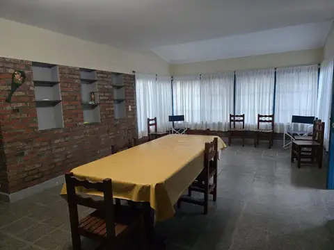 SE VENDE CASA QUINTA DE 3 DORMITORIOS CON PILETA