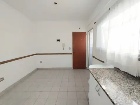 Departamento en Venta en Parque Chacabuco, USD 165.000