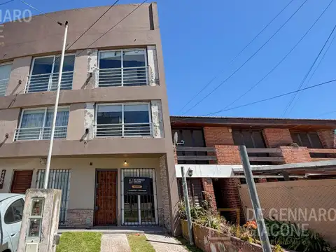 Depto Tipo Casa en Venta de 4 ambientes