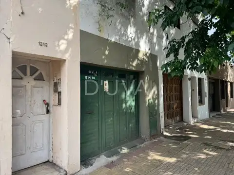 PH en planta alta de dos dormitorios con cochera al frente
