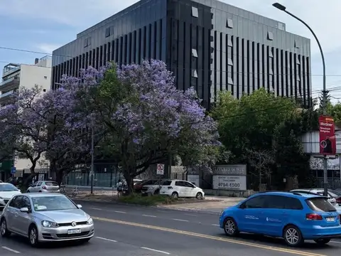 ALQUILER OFICINAS EN VTE LOPEZ CON COCH A ESTR