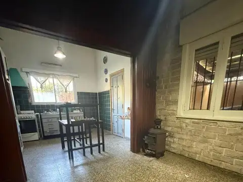 Hipolito Yrigoyen 900