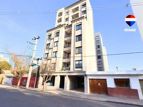 DEPARTAMENTO VENTA ZONA TRES CERRITOS CON COCHERA