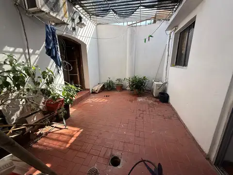 Venta casa 4 dormitorios y cochera - BARRIO JORGE CURA