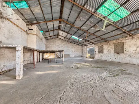 Alquiler Galpón/Depósito de 590m² en La Montañesa