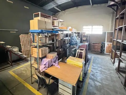 Venta de excelente deposito de 1426 M2